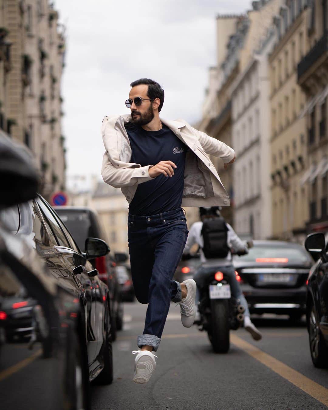 ベルルッティさんのインスタグラム写真 - (ベルルッティInstagram)「- ON THE STREET: MEN'S PARIS FASHION WEEK WITH #BERLUTI -   As Berluti’s Spring-Summer 2024 collection is unveiled during @parisfashionweek, @alpinef1team's Driver @pierregasly and movement artist @forgetmat are among the first to wear its key pieces - from lightweight suede jackets and Scritto-lined jeans to the newest Shadow and Playtime sneakers - as they take a chill stroll around the city.  Photography by @webstylestory   #pfw #summer2024」6月23日 23時09分 - berluti