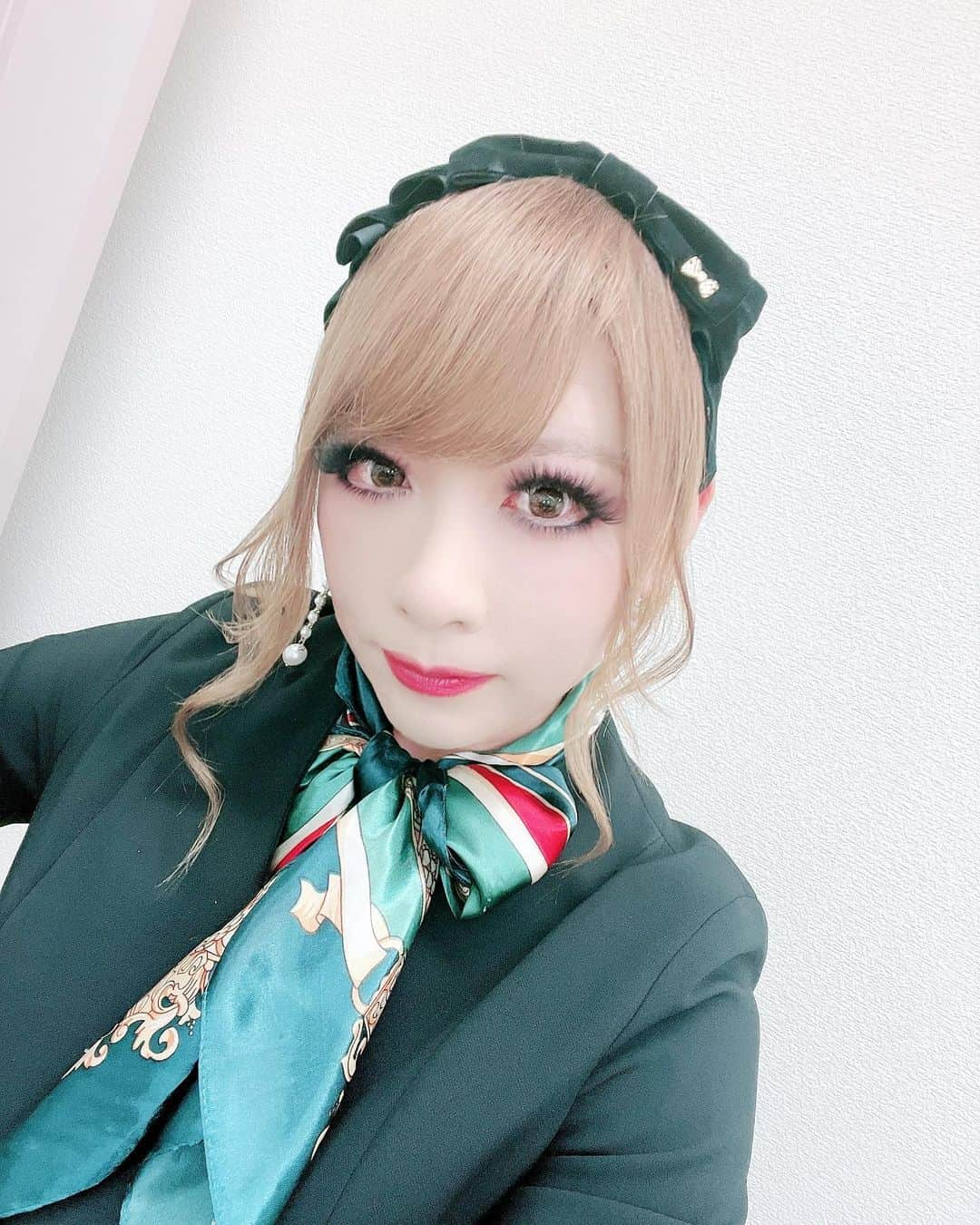 HIZAKIさんのインスタグラム写真 - (HIZAKIInstagram)「FM NACK5 『BEAT SHUFFLE』御来場＆ご視聴ありがとうございました！ #HIZAKI #Versailles」6月23日 23時21分 - hizaki_official