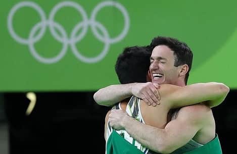 アルトゥール・オヤカワ・マリアノのインスタグラム：「Feliz dia Olímpico 🫶🏻🔥❤️ @cbginastica @timebrasil @ecpinheiros @aminovitalbrasil @cdafab  #olympics @olympics #jogosolímpicos #olympicday」
