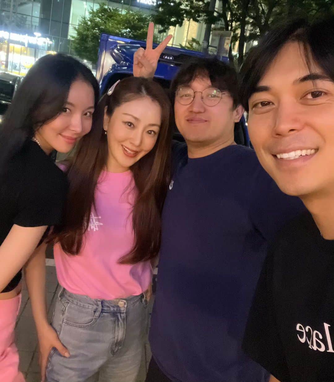 オ・ナラさんのインスタグラム写真 - (オ・ナラInstagram)「#이조합#꿀조합🍯  바람직한#교집합 and #아들내미 영웅쓰 상암동 수다쟁이들아 또 놀자~」6月23日 23時27分 - sabita_5