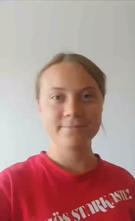 グレタ・トゥーンベリのインスタグラム：「#NoAlGenocidioPIACI @gretathunberg pide detener el proyecto de ley N 3518 al @congresodelperu  El mundo está observando lo que sucede en el Perú y de la grave amenaza que corren nuestros hermanos y hermanas de los pueblos indígenas en situación de aislamiento y contacto #PIACI  Atención @dianagonzalesd_  ¡Es nuestro deber defenderlos!」