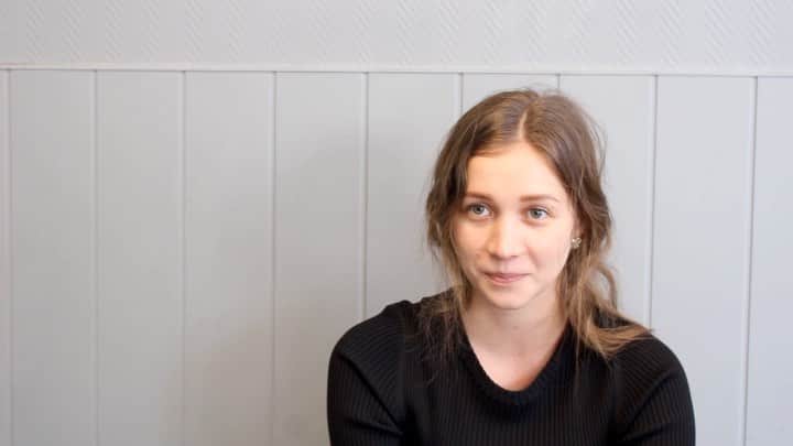ウリアナ・ドンスコワのインスタグラム：「монолог «я не шлю.. , я просто танцую»   заливаю по нескольким причинам   1. были вопросы почему не выставила в основную ленту   2. люблю наши занятия с @liza_shmakova_casting   3. я на паузе в сотворении контента для своей ленты. паузу надо занять …   4. вдруг подниму настроение кому-нибудь   5. потому что я не шлю 😂  #приятной #пятницы」