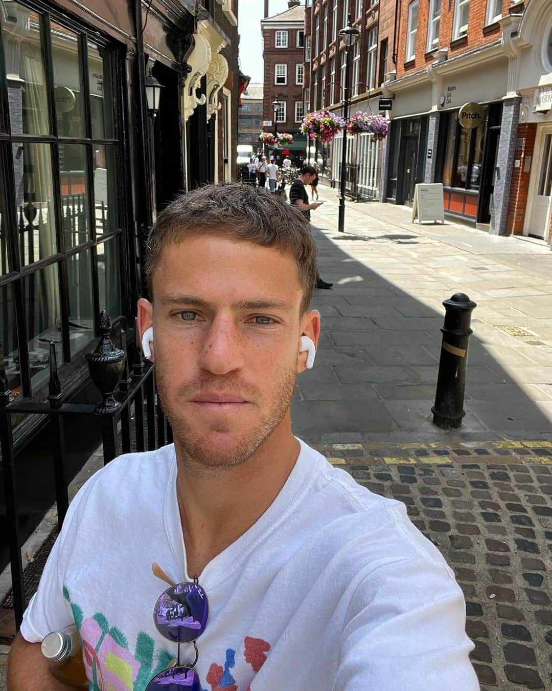のインスタグラム：「Día libre en Londres 🚶‍♂️🚶‍♂️🚶‍♂️🚶‍♂️」