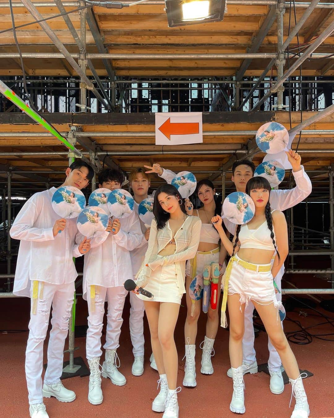 クォン・ウンビさんのインスタグラム写真 - (クォン・ウンビInstagram)「#WATERBOMB2023 #워터밤 🌊  @waterbomb_official 🌊」6月23日 23時59分 - silver_rain.__