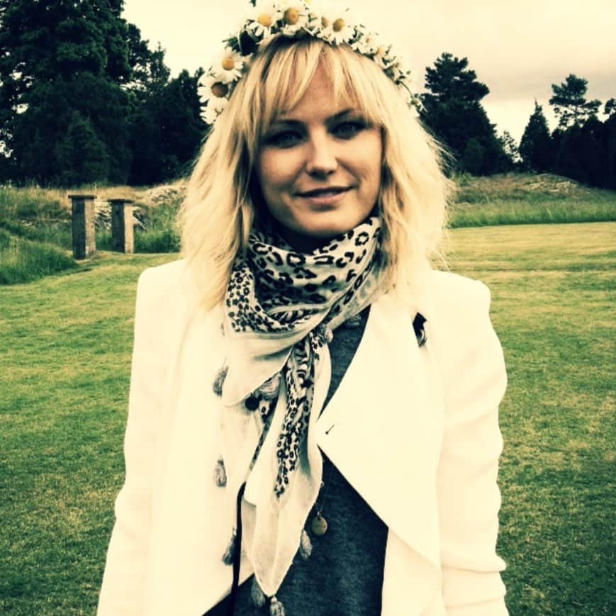 マリン・アッカーマンのインスタグラム：「Glad midsommar 🌺🌸🌼🇸🇪 #midsommar #midsummer」