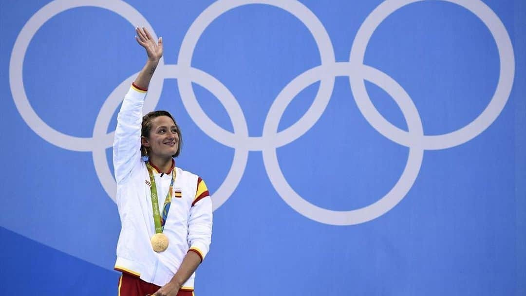 ミレイア・ベルモンテ・ガルシアのインスタグラム：「HAPPY OLYMPIC DAY  💙🖤❤️💛💚」