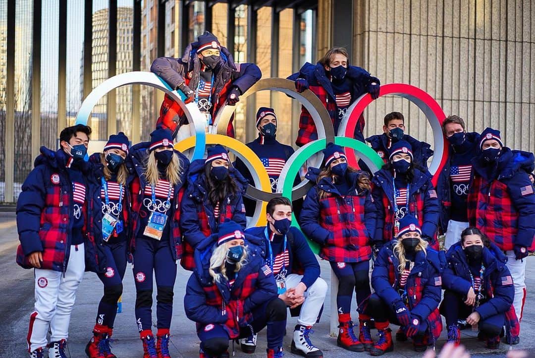 ケイトリン・ホワイエクのインスタグラム：「Happy Olympic and Paralympic Day! Missing this amazing group of people who made the Olympic experience that much more special! ❤️🇺🇸」