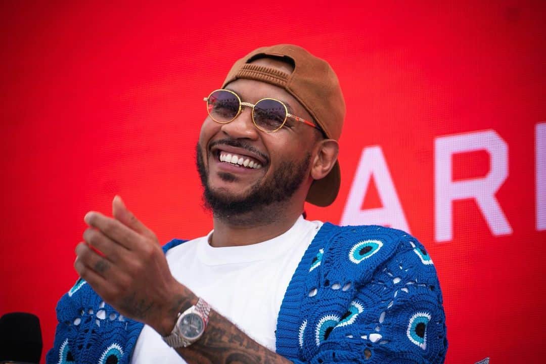 カーメロ・アンソニーのインスタグラム：「Incredible vibes and people at #sportbeach2023. Thank you @stagwellglobal for the invite to speak on my career, business ventures, and @viin7estate!」