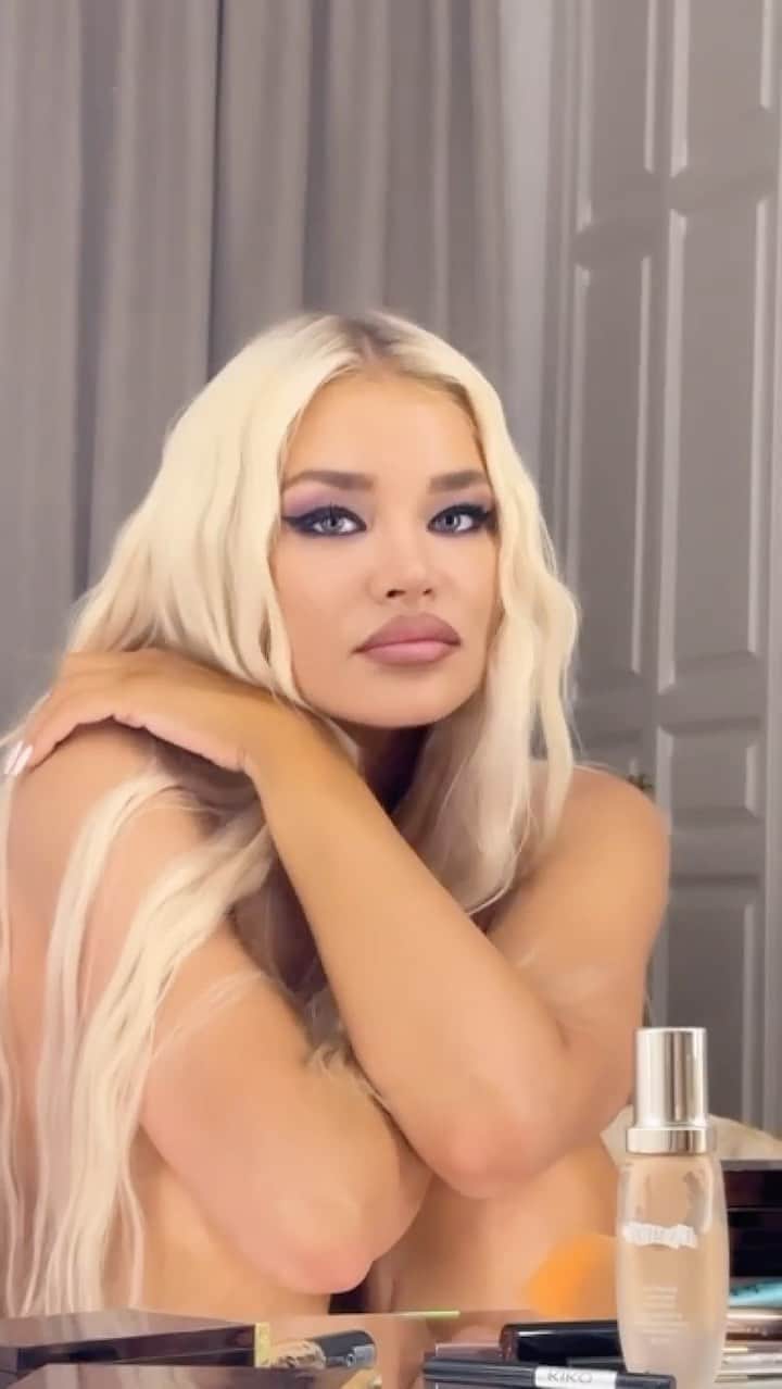 ソフィア・ミロシェヴィッチのインスタグラム：「it should cost a billion to look this good」