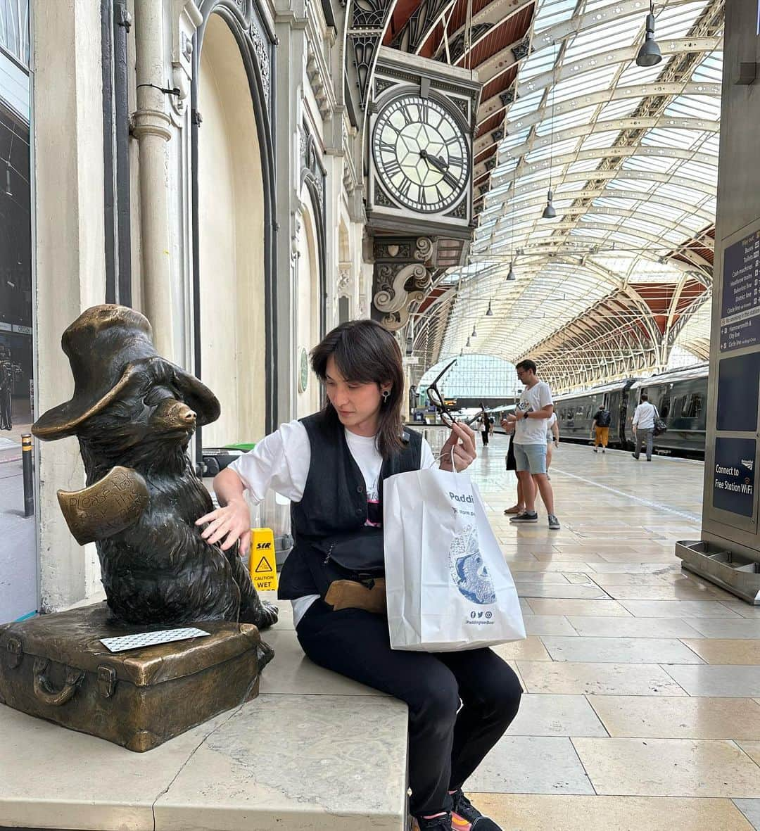 小野裕人さんのインスタグラム写真 - (小野裕人Instagram)「パディントン駅で念願のパディントンに会えた！嬉しい #paddington #パディントン」6月24日 1時23分 - yuuto0514