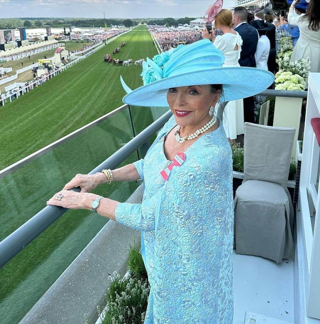 フィリップトレーシーのインスタグラム：「Dame Joan Collins at Royal Ascot」