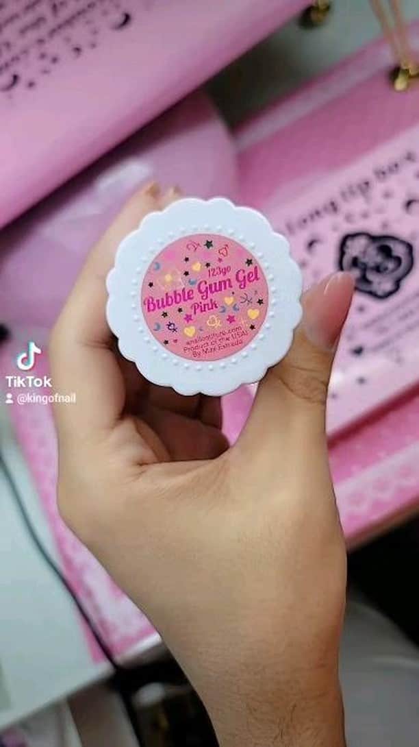 Max Estradaのインスタグラム：「Enailcouture.com new 123go bubble gum gel,  solid glue gel♡ vegan and Hypoallergenic.  Made in America 🇺🇸The moment so many have been waiting for is finally here! Enailcouture.com 123go maximum square is the longest flat boxy square pre made full coverage gel nail in the game. We also dropped xs sculpture square and magical ice hologram stickers☆Enailcouture.com 123go 5XL Coffin nails are the longest full coverage pre made gel nails in the world. They are EVERYTHING, made in America.Enailcouture.com new product drop ♡!~ 123go diy gel and our new charm nail stickers 😍Enailcouture.com made in American ♡!~Enailcouture.com 123go pre made gel nails are the game changer !~ perfect nails every time with no smells or dust!~ long lasting and easy removal , made in America! Enailcouture.com  #ネイル #nailpolish #nailswag #nailaddict #nailfashion #nails2inspire #nailsofinstagram #instanails #naillife #nailporn #gelnails #gelpolish #stilettonails #nailaddict #nail #💅🏻 #nailtech#nailsonfleek #nailartwow #네일아트 #nails #nailart #notd #makeup glamnails #nailcolor  #nailsalon #nailsdid #nailsoftheday Enailcouture.com」