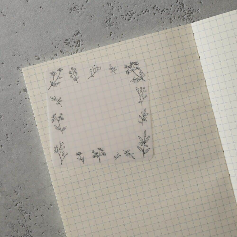 手紙社さんのインスタグラム写真 - (手紙社Instagram)「【「月刊手紙舎」あなたの言葉にシックな趣を添えるトレペ付箋】 神戸を拠点に活動するステーショナリーメーカー・プロペラスタジオ（@huttepaperworks)は、紙の手触りや印刷の美しい効果などを追求した作品をひとつひとつ丁寧に作っています。活版印刷の風合いが感じられるボタニカルなトレペ付箋紙は、透け感のきれいなトレーシングペーパーの付箋紙です。あなたの言葉にシックな趣を添えてくれますよ！  #プロペラスタジオ　#イラストレーター　#月刊手紙舎　#手紙舎　#手紙社　#紙雑貨　#紙好き　#文房具　#文具　#文具好き　#手帳デコ」6月24日 13時00分 - tegamisha