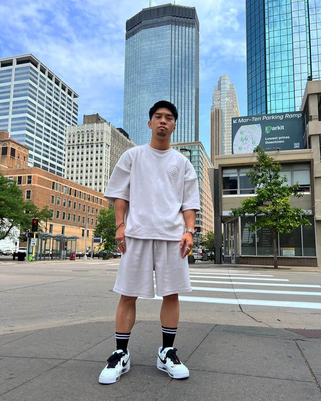 田中恒成さんのインスタグラム写真 - (田中恒成Instagram)「🇺🇸 2023.6.21-28  #mineapolis  #koseitanaka #airforce1paranoise #nikeairforce1  #nikegdragon」6月24日 13時00分 - koseitanaka_5