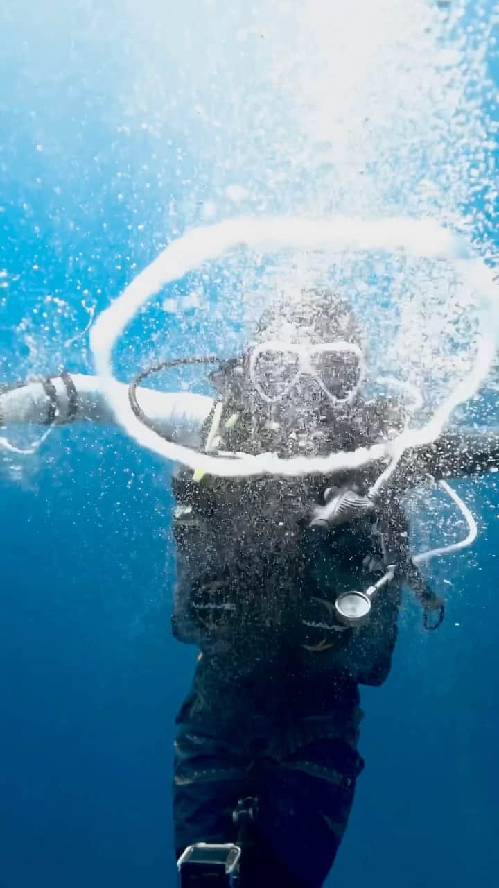 H I R O M I M O R I Y Aのインスタグラム：「Let's go!!!🔥🌊  @ryota._.kawagoe   #ocean #diving #underwater  #sea #beautiful #earth #divinglife #bubblering #beautifuldestinations #ダイビング　#宮古島」