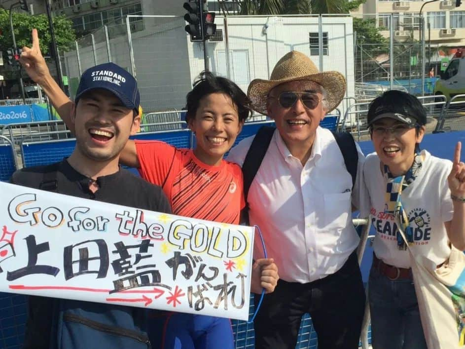 上田藍さんのインスタグラム写真 - (上田藍Instagram)「. 💙💛🖤💚❤️ Happy Olympic Day  #olympicday 💙💛🖤💚❤️  6月23日は【オリンピックDay】  オリンピックを通じて、私の中の世界が広がり、多くの人・国・環境と出会うことができ、目標達成に向けて沢山のことを学ばせてもらいました。  その過程で、自分の中にある可能性を常に見つけ出すことや、 失敗したり成功したり悔しい思いをしたり、、、どんな時も課題があるからこそ成長できるという喜び。 諦めない心。支えてもらっているからこそ芽生える強い闘志や感謝の力。 などなど、かけがえのない時間をすごし、経験をつませてもらいました🌠  そして今も、新しい挑戦へと繋がっていることに感謝しています🤗✨  成長していくことへの挑戦を、 これからも楽しく、力強く、続けていきたいと思います🙌🌿 心と体を豊かに～💓💓💓  いつも見守っていてくださり、ありがとうございます☺️  #沢山の出会いとサポートに感謝🌟 #一人では歩めなかったです🤗 #失敗は成功のもと #諦めなければいつかはレベルアップ✨ #オリンピックへの挑戦での学び #その学びを活かして新たな挑戦💪 #挑戦はいつまでも続けられる #すべての経験が底力になってます☀️ #トライアスロン #上田藍 #感謝🌿」6月24日 12時15分 - ai_love_tri