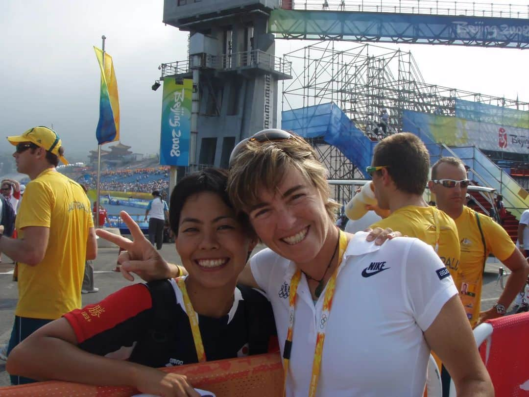 上田藍さんのインスタグラム写真 - (上田藍Instagram)「. 💙💛🖤💚❤️ Happy Olympic Day  #olympicday 💙💛🖤💚❤️  6月23日は【オリンピックDay】  オリンピックを通じて、私の中の世界が広がり、多くの人・国・環境と出会うことができ、目標達成に向けて沢山のことを学ばせてもらいました。  その過程で、自分の中にある可能性を常に見つけ出すことや、 失敗したり成功したり悔しい思いをしたり、、、どんな時も課題があるからこそ成長できるという喜び。 諦めない心。支えてもらっているからこそ芽生える強い闘志や感謝の力。 などなど、かけがえのない時間をすごし、経験をつませてもらいました🌠  そして今も、新しい挑戦へと繋がっていることに感謝しています🤗✨  成長していくことへの挑戦を、 これからも楽しく、力強く、続けていきたいと思います🙌🌿 心と体を豊かに～💓💓💓  いつも見守っていてくださり、ありがとうございます☺️  #沢山の出会いとサポートに感謝🌟 #一人では歩めなかったです🤗 #失敗は成功のもと #諦めなければいつかはレベルアップ✨ #オリンピックへの挑戦での学び #その学びを活かして新たな挑戦💪 #挑戦はいつまでも続けられる #すべての経験が底力になってます☀️ #トライアスロン #上田藍 #感謝🌿」6月24日 12時15分 - ai_love_tri