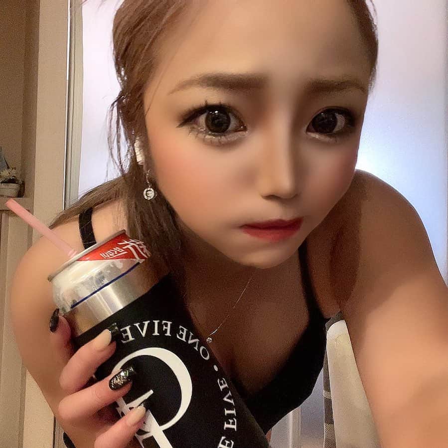 MII MAMAのインスタグラム：「. . . 🍺🍋 ------------------------------------------ 🔎White Style mi mama 良かったらチャンネル登録お願いします🙇🏽‍♀️ #YouTube#ユーチューバー#主婦ユーチューバー#MIIMAMA#チャンネル登録お願いします#2児ママ#年子ママ#ギャルママ#ぎゃるまま#アラサーママ#アラサー#30代#30代ママ#ホワイトインテリア#モノトーンインテリア#シンプルな暮らし#収納#ホワイト収納#イチナナ#イチナナライバー#専属ライバー#主婦ライバー#17LIVE#主婦YouTuber#ママYouTuber#ママライバー#幼稚園ママ#小学生ママ」