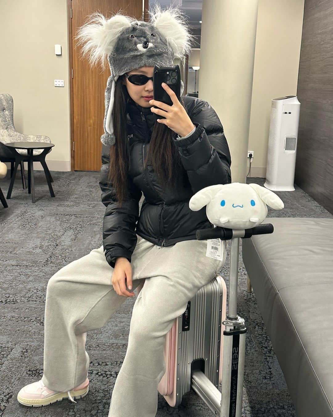 ジェニーのインスタグラム：「Melbourne & Sydney 🐨  So much fun visting the far far aussie land. Missed you guys so much! Thank you so much for showing lovee my blinks.」