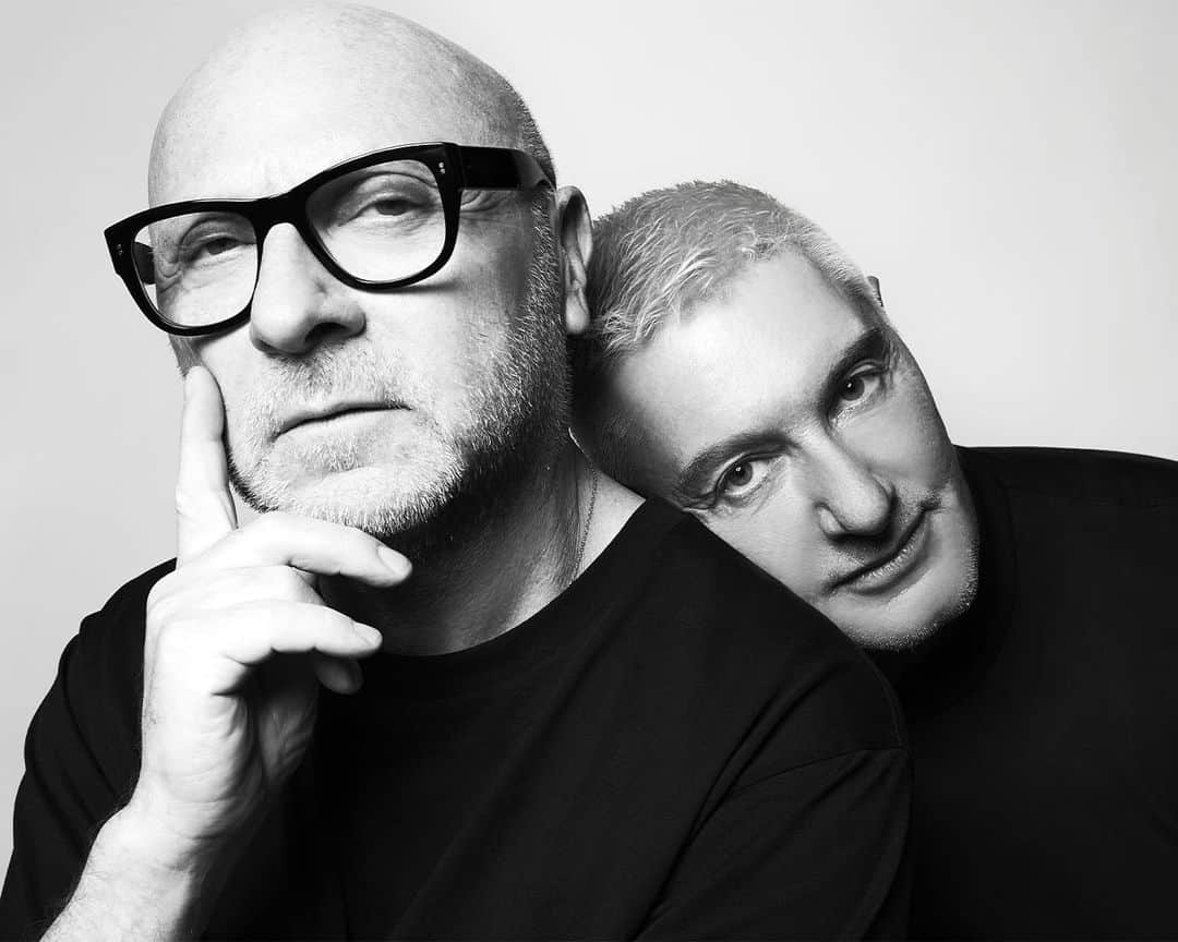 のインスタグラム：「"If we can do it, others can too.”  Domenico Dolce & Stefano Gabbana    Embracing Italian craftsmanship, #DolceGabbana began their journey in Milan, 1984. With passion and only two million lire, they founded a brand that embodies sartorial tradition, Mediterranean culture, and innovative flair. From clothing collections to Alta Moda, each creation reveals the dedication of skilled artisans and a love for beauty. Inspired by art and Italian heritage, #DolceGabbana create unique garments, accessories, and more, showcasing a legacy of knowledge and emotion.    Rewatch the TG5 interview with journalist Cesara Buonamici in the previous post.    #MadeInItaly」