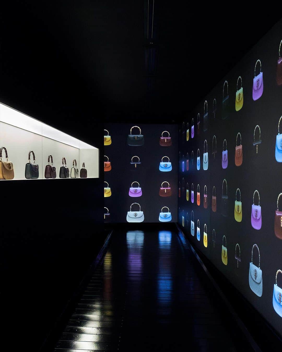 グッチのインスタグラム：「From archival Bamboo handbags to the latest metaverse projects, the Gucci Visions exhibition maps out the century-long creative journey of the House’s emblematic and time-traveling codes. Discover more at link in bio.   Located at Gucci Garden, Piazza della Signoria 10, 50122, Florence, Italy   #GucciVisions」