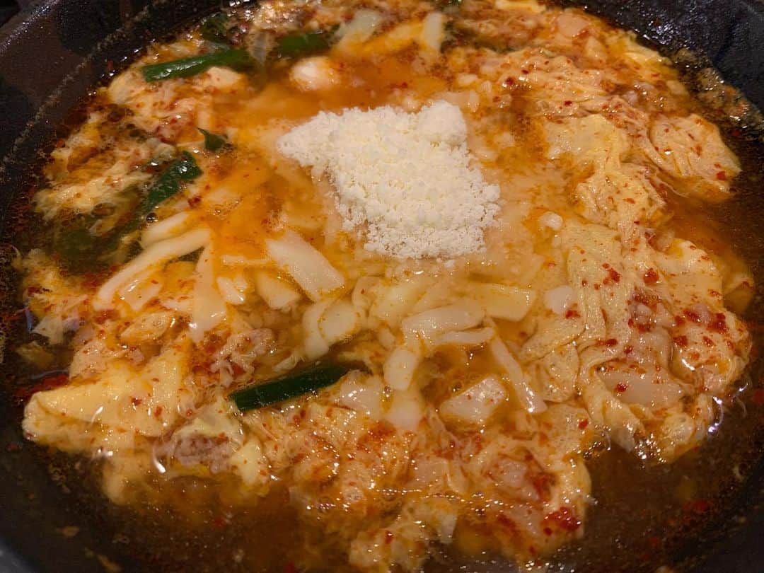 木曽大介のインスタグラム：「事務所の近くの辛いラーメン屋さん。こんにゃく麺でした！中辛でも大丈夫だったので次はもう1ランク上に挑戦しよう🔥」