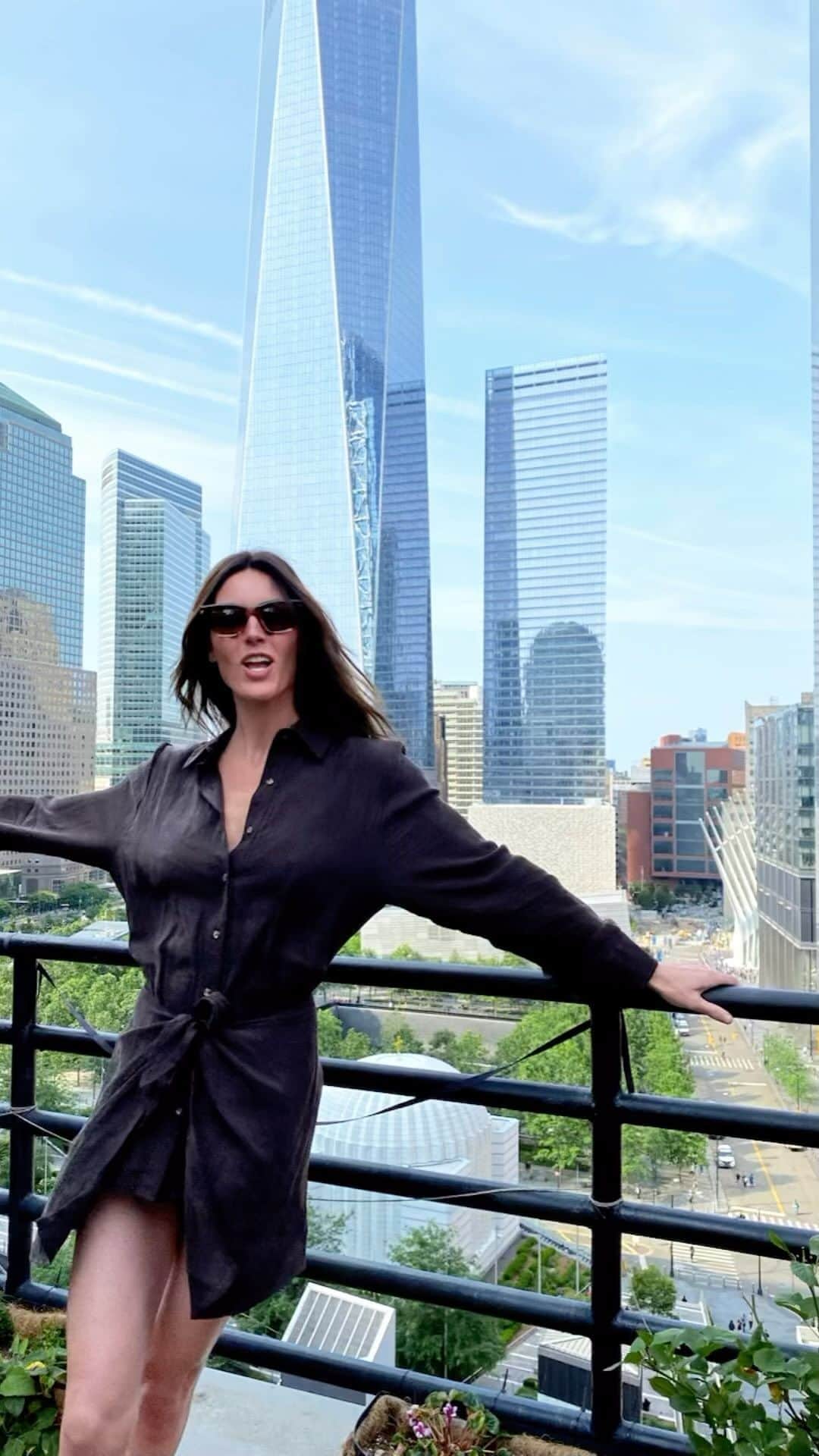 ヒラリー・ローダのインスタグラム：「Work trips = vacations!! 😎 but feeling lucky that I love both of my jobs 💖」