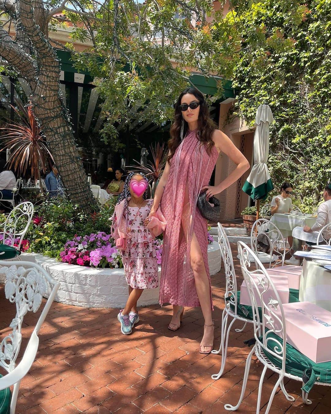 ニコール・トルンフィオのインスタグラム：「@bumpsuit  SHAPEWEAR SWIM launch @bevhillshotel (it’s also #postpartum & #breastfeeding  friendly) 💗💗💗Thank you for coming @biancabalti @stormibree @thebarbieblank @b_maren @heatherdmarks @elviratroger @veeshoney @rachelzeilic @karacookstyle and my mini 🥰」