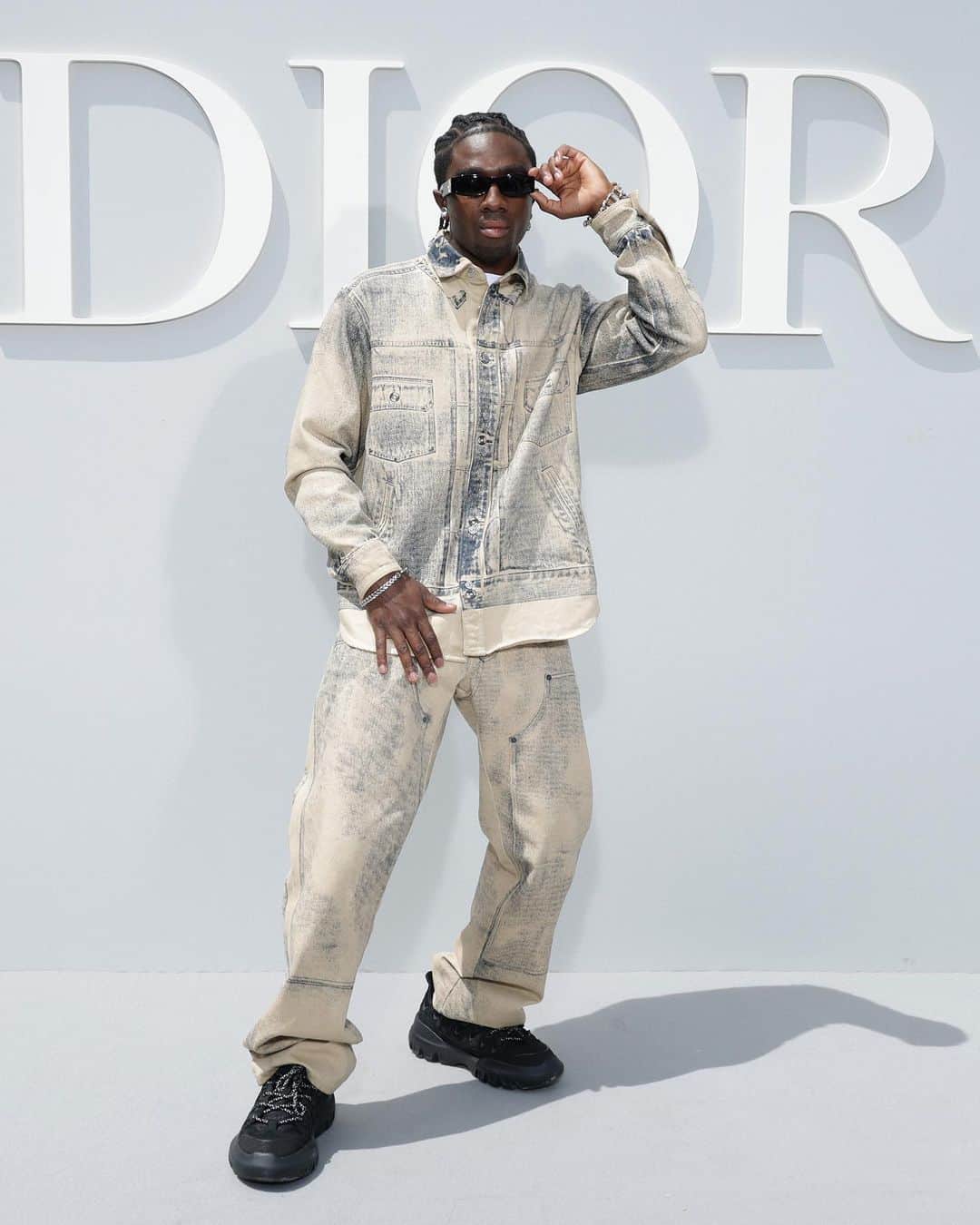 のインスタグラム：「The silver screen came to the #DiorSummer24 by @MrKimJones show in Paris courtesy of the front-row presence of actors @TheRealCalebMclaughlin, @Takeuchi_Ryoma and @WillPoulter.」