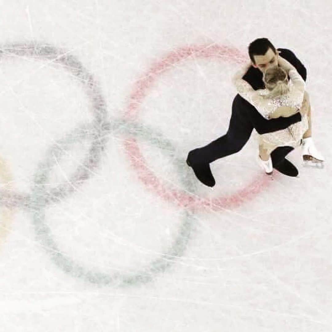 クリス・クニエリムのインスタグラム：「Happy Olympic Day!! 💪🏼🇺🇸」