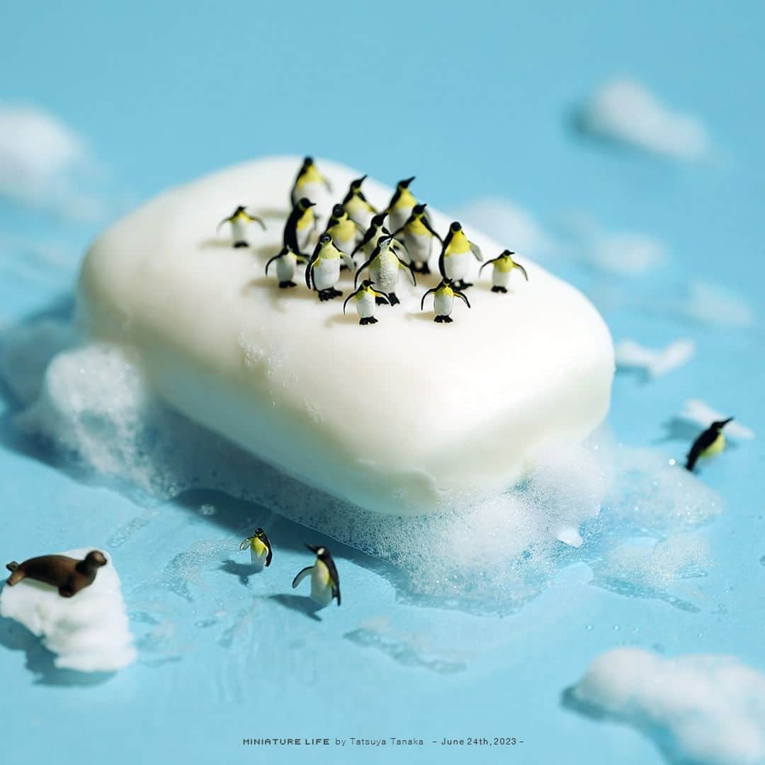 田中達也のインスタグラム：「“Eco Soap” ⠀ 環境問題が世間を席巻 ⠀ ─────────────────── 《EXHIBITION info》 ⠀ 【ミニチュアの視点で見る日本－田中 達也】展 Japan from miniatures - Tatsuya Tanaka at Japan House São Paulo until : Oct. 8, 2023 ⠀ 【ミニチュアライフ 神戸エアポート】 MINIATURE LIFE × KOBE AIRPORT ⠀ ───────────────────」