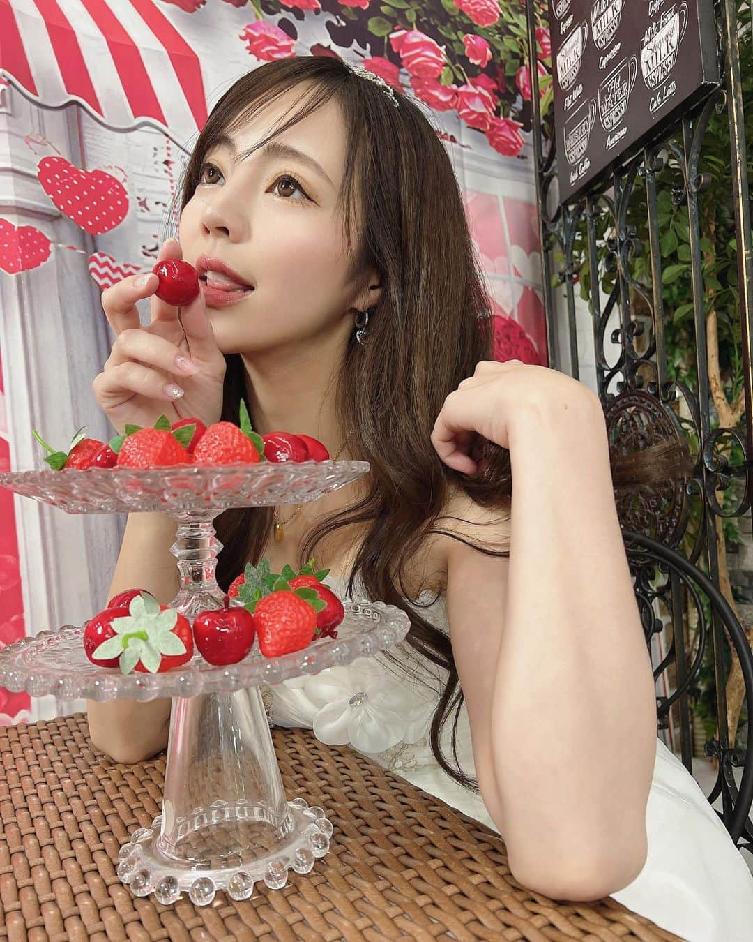 橘寿梨愛さんのインスタグラム写真 - (橘寿梨愛Instagram)「おはよう🍓 今日は久しぶりに東京で個撮とオフ会してから 夜はcreamさんのライブの前後で踊ります‼️ ダンサーも久しぶりやし緊張してる🥹 オフ会は鉄板焼きです🥩 楽しみや〜❤️‍🔥 . .」6月24日 7時43分 - julia_fancybaby