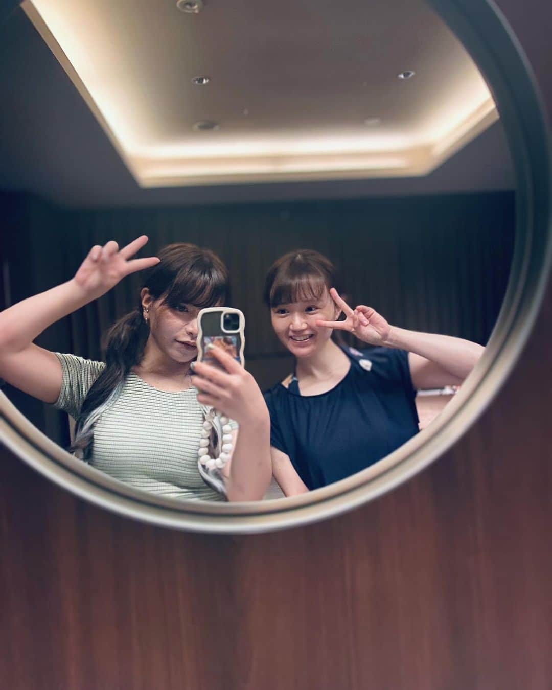 尾崎由香さんのインスタグラム写真 - (尾崎由香Instagram)「りつさんと THE AZABU SAUNA へ✨  綺麗で素敵な個室サウナで大興奮でした♪♪  大きい氷の水風呂最高っ🧊 しかも！りつさんのアウフグースで、究極のととのい🧖‍♀️♪ 最高すぎましたーー🪽  #サウナ　#サウナ女子  #ととのい  #アウフグース」6月24日 13時11分 - ozapure15