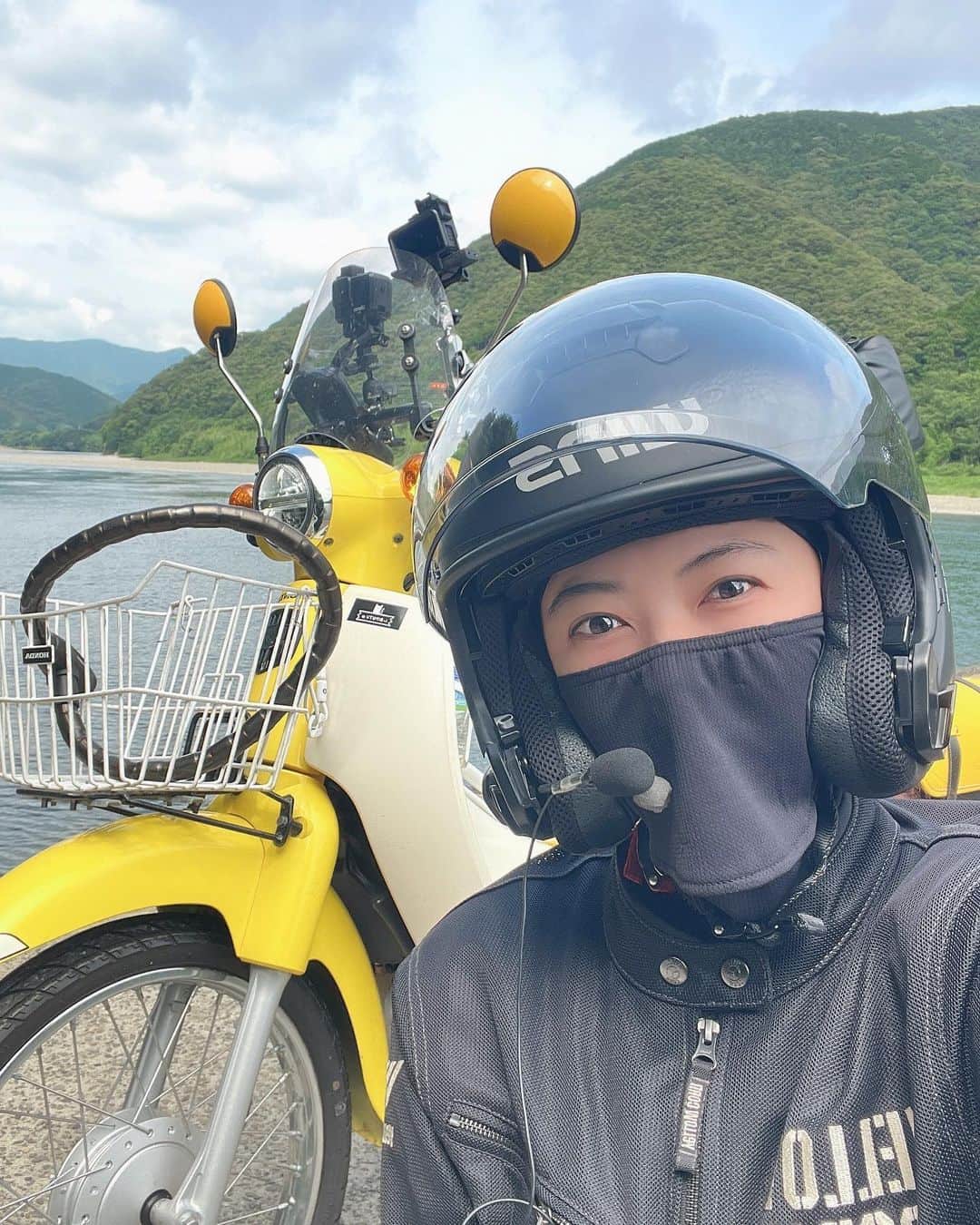 金田彩奈さんのインスタグラム写真 - (金田彩奈Instagram)「🩵  高知県最高すぎた🥺💞  昨日の夜九州入りしました🛵  #バイク #バイク女子 #日本一周 #日本一周バイク旅 #バイク乗り #バイクのある生活 #バイクのある風景 #バイク好き #バイクが好きだ #バイク好きな人と繋がりたい #バイク乗りと繋がりたい #バイク旅 #バイクツーリング #バイクライフ #バイクが好きだ #カブ #スーパーカブ #ラーメン #ラーメン女子 #cub #supercub #cb400 #gsxs1000gt #bike #bikelife #biker #bikegirl #motercycle #bikeweek #bikewear #japantrip」6月24日 7時48分 - ayn120
