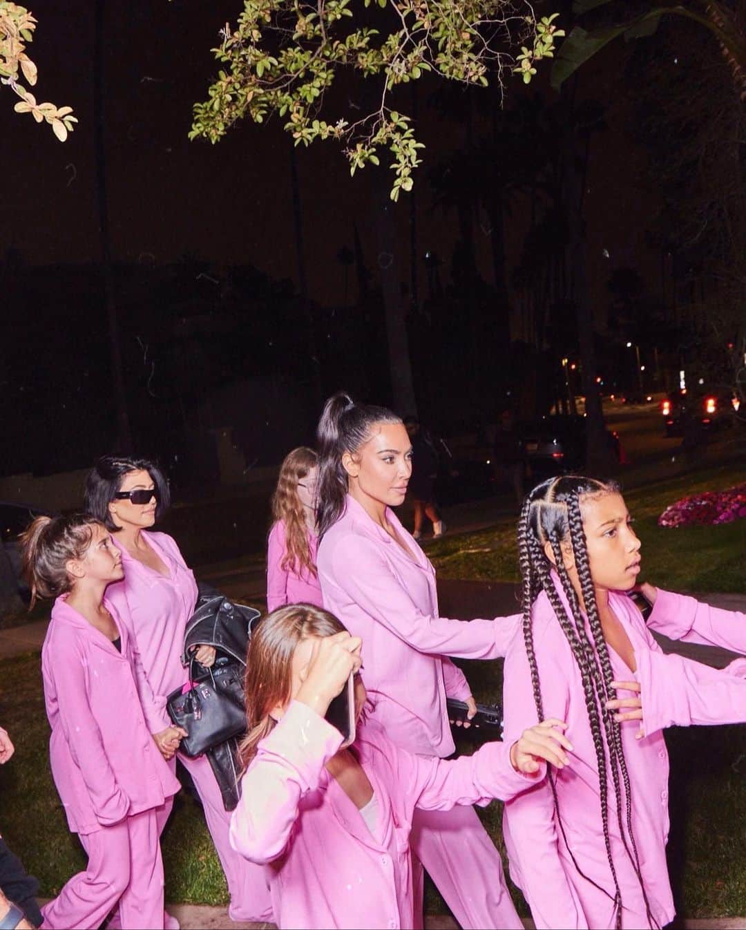 キム・カーダシアンさんのインスタグラム写真 - (キム・カーダシアンInstagram)「Troop Beverly Hills」6月24日 7時53分 - kimkardashian