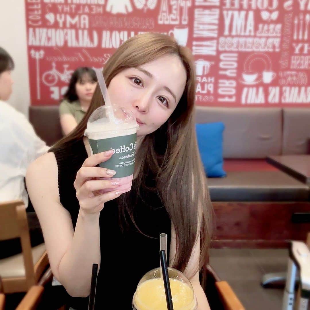 柴小聖さんのインスタグラム写真 - (柴小聖Instagram)「@amyscoffee_onocookie 😘  ふらっと見つけたcaféに 入るのがすき♡  いちごミルクラテ〜🍓  顔薄ぅ…笑笑  #한국여행 #카페 #카페스타그램  #일본여자 #한국어공부 #셀카 #좋아요」6月24日 7時57分 - konona.official