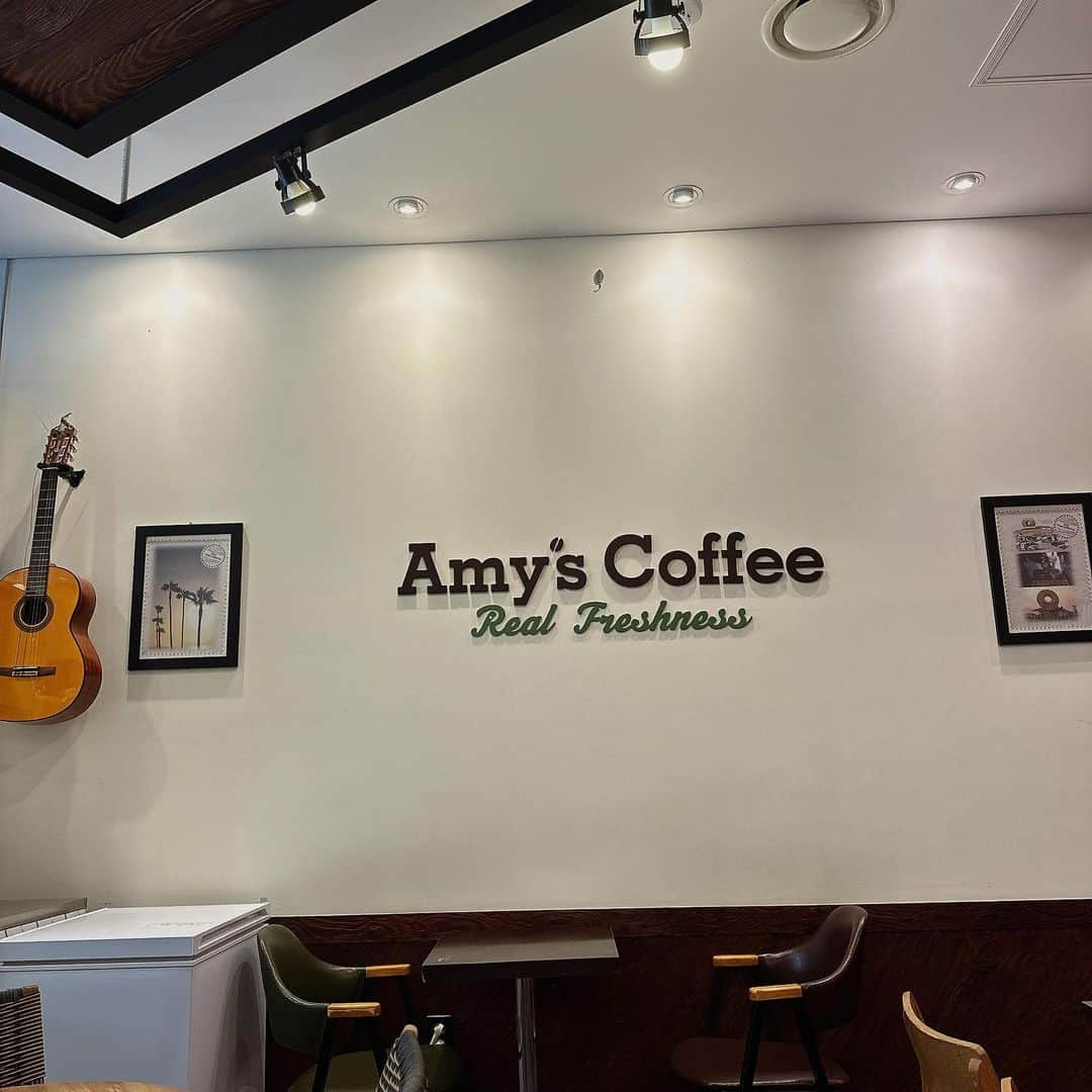 柴小聖さんのインスタグラム写真 - (柴小聖Instagram)「@amyscoffee_onocookie 😘  ふらっと見つけたcaféに 入るのがすき♡  いちごミルクラテ〜🍓  顔薄ぅ…笑笑  #한국여행 #카페 #카페스타그램  #일본여자 #한국어공부 #셀카 #좋아요」6月24日 7時57分 - konona.official