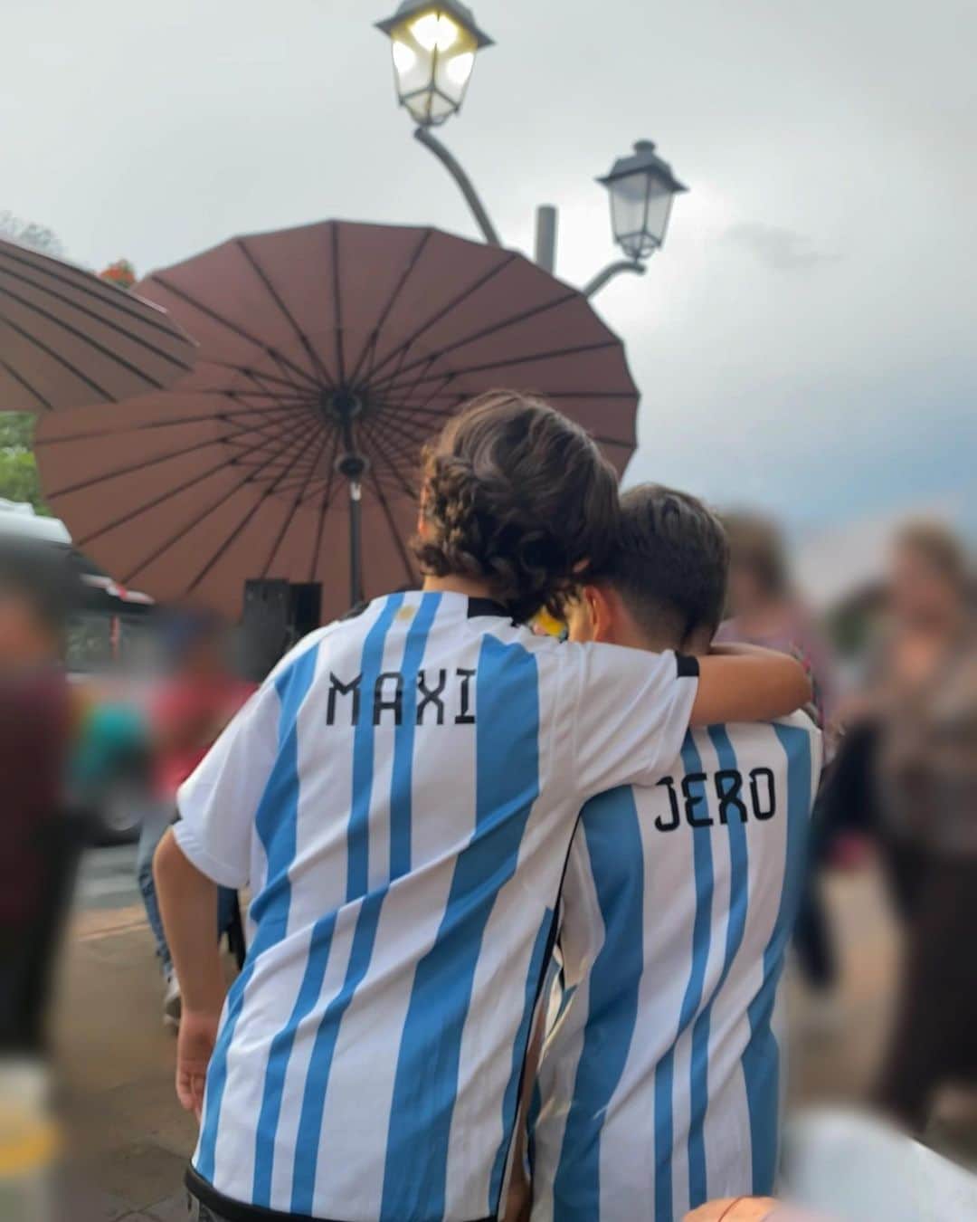 サンドラ・バレンシアのインスタグラム：「Mi vida en una foto 🤍🫠」