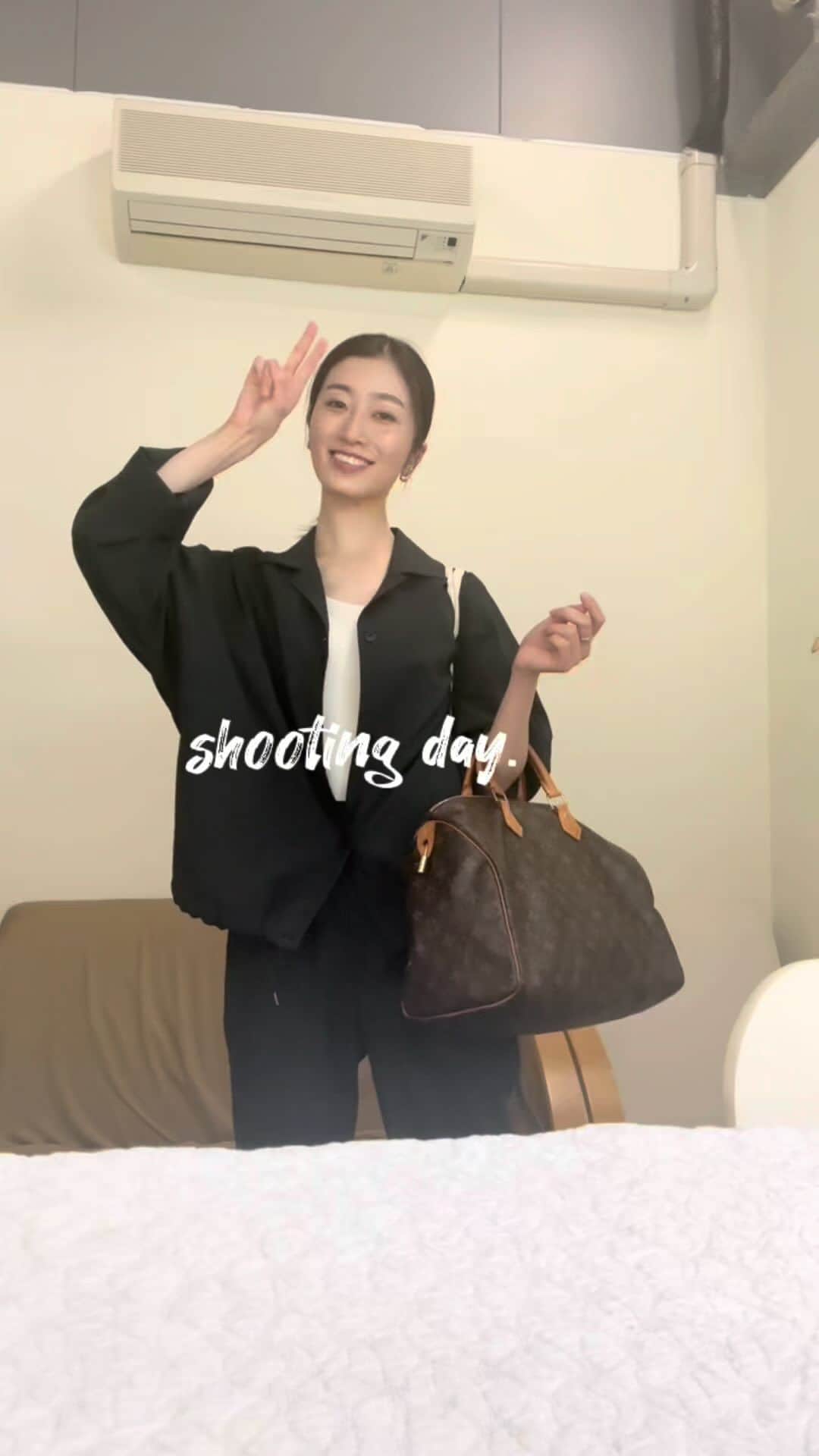 福井千佳のインスタグラム：「. . . 控え室での暴れん坊。 #うふ . . . 現場って、やっぱりやっぱり楽しい😚 今日も、楽しもうね。 . . .」