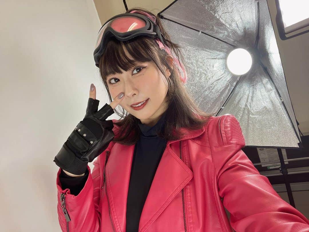 のインスタグラム：「. . . 【ぬがレンジャーに👶💕】 なあんとーーー😳‼️ 2年ぶりぐらいに舞台の出演が決まりました😌 . . . 劇団FunnyLollipopMonster 第10回本公演 歌唱戦隊ライブレンジャー 〜6thシングル 　　星の輝きに未来を馳せて〜 . 7月27日(木)〜30日（日） 武蔵野芸能劇場 . . チケット予約🎫 https://flms1018.wixsite.com/funnylollipopmonster . . . なんと、ピンクレンジャーに抜擢させていただきました✊❣️ 【アイドルピンク桜木未来役】 歌とダンスあり、変身もしちゃうよ🦭めっちゃたのしみいいいい🫶🫶 . . 久しぶりに舞台にたつありんぬをみにきてね🤝🤝😌 サイリウムもふれるよ！ピンクのサイリウムふりふりしてね🥺💕💕‼️」