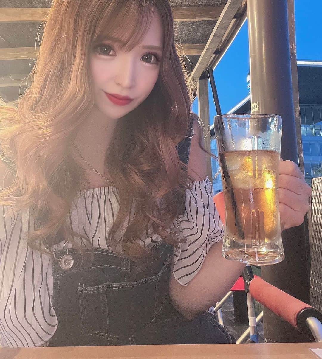 のインスタグラム：「ミズベリング🌺🐠🍺 持ってるのはしっかり烏龍茶😂  #新潟#駅前#古町#アルバトロス#ALBATOROSS#キャバクラ#ラウンジ#新潟ナイトナビ#新潟繁華街美女#古町案内所#女の子#お酒#シャンパン#ミズベリング#フォローミー」
