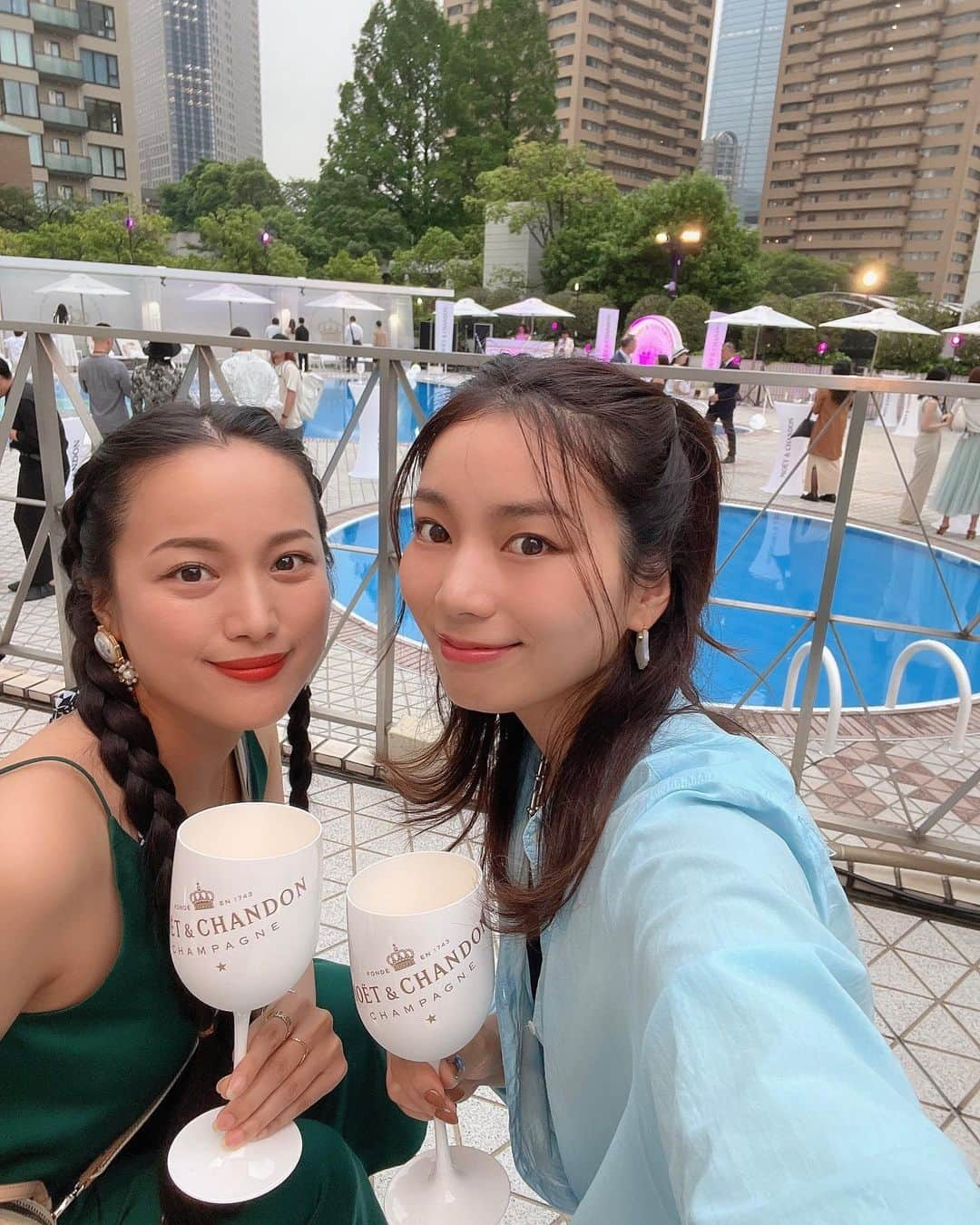 村上瑠美奈さんのインスタグラム写真 - (村上瑠美奈Instagram)「都会の真ん中でもリゾートみたいに心地よく過ごせる場所があった😌✨  ANA インターコンチネンタルホテル東京のガーデンプールがこの夏 Summer Beach Club with Moët & Chandon by the skyline として期間限定オープン。  プールサイドでモエ・エ・シャンドンとペアリングフードを頂けます🍾🧀  東京の夏もこんな素敵な空間で過ごせたら最高だよね🥰  #Hostedby @moetchandon #MoetChandonbytheskyline #ANAインターコンチネンタルホテル東京#moetchandon#モエシャンドン#Sponsored #DrinkResponsibly」6月24日 9時32分 - ruminamurakami