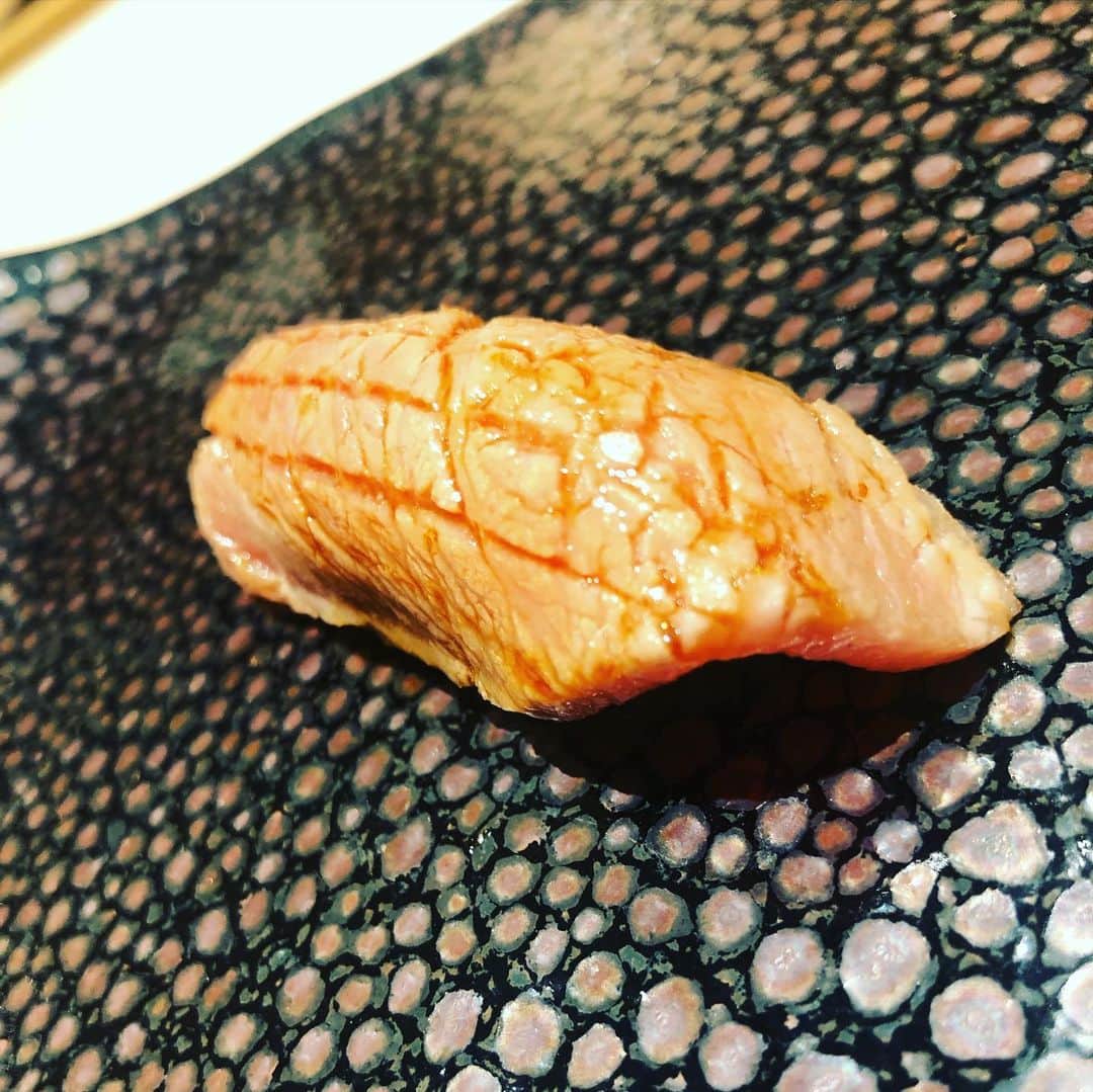 市川九團次 (4代目)さんのインスタグラム写真 - (市川九團次 (4代目)Instagram)「銀座の好きな寿司屋へ 丁寧な仕込みにシンプルにお寿司を楽しむ。職人さんの技には驚くばかりです。」6月24日 10時06分 - ichikawa_kudanji