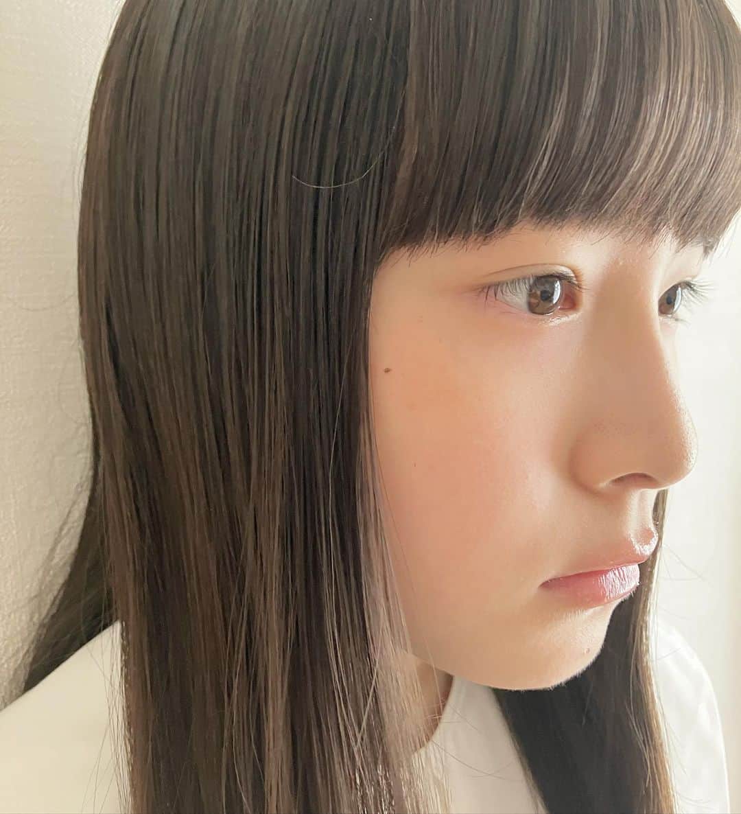 りんか & あんな（ツインガールズ）さんのインスタグラム写真 - (りんか & あんな（ツインガールズ）Instagram)「前髪がのびましてん🤭 切りたいそうで〜す☺︎」6月24日 10時10分 - matsuko0621