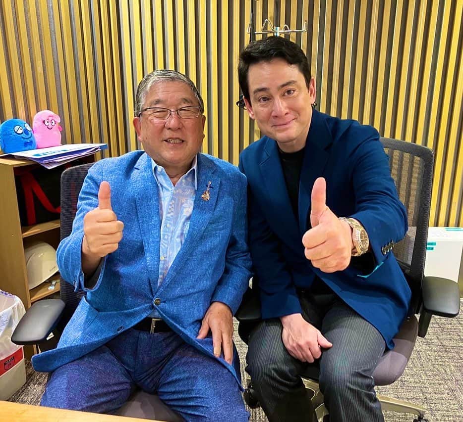 野口健のインスタグラム：「今日は早朝から徳光さんの素敵なオーラを浴びて、これから午後講演は頑張れそう(^.^)  徳光さん、僕はもう大好き💕 また、路線バスの旅、ご一緒したいな〜（＾ν＾）  #野口健#徳光和夫」