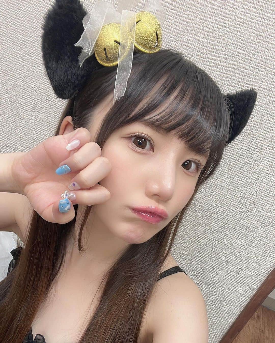 のインスタグラム：「...🐈‍⬛❤️  #グラビア #グラビアアイドル #gravure #gravureidol   #asian #Japanese #girl #instagood # #얼스타그렘　#일본　#섹시　#일상　#소통　#팔로우　#bikinigirl #粉我 #asiangirls   #instagravure #合法ロリ  #寫真 #偶像  #tbt #sexybooty #japanesegirl」