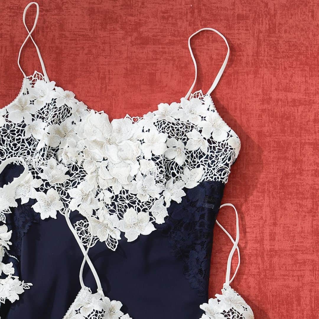 S*暇様 値下げ ワコール サルート 89g 店舗限定 🌹店舗限定🌹サルート89G入荷 | ショップニュース | 青葉台東急