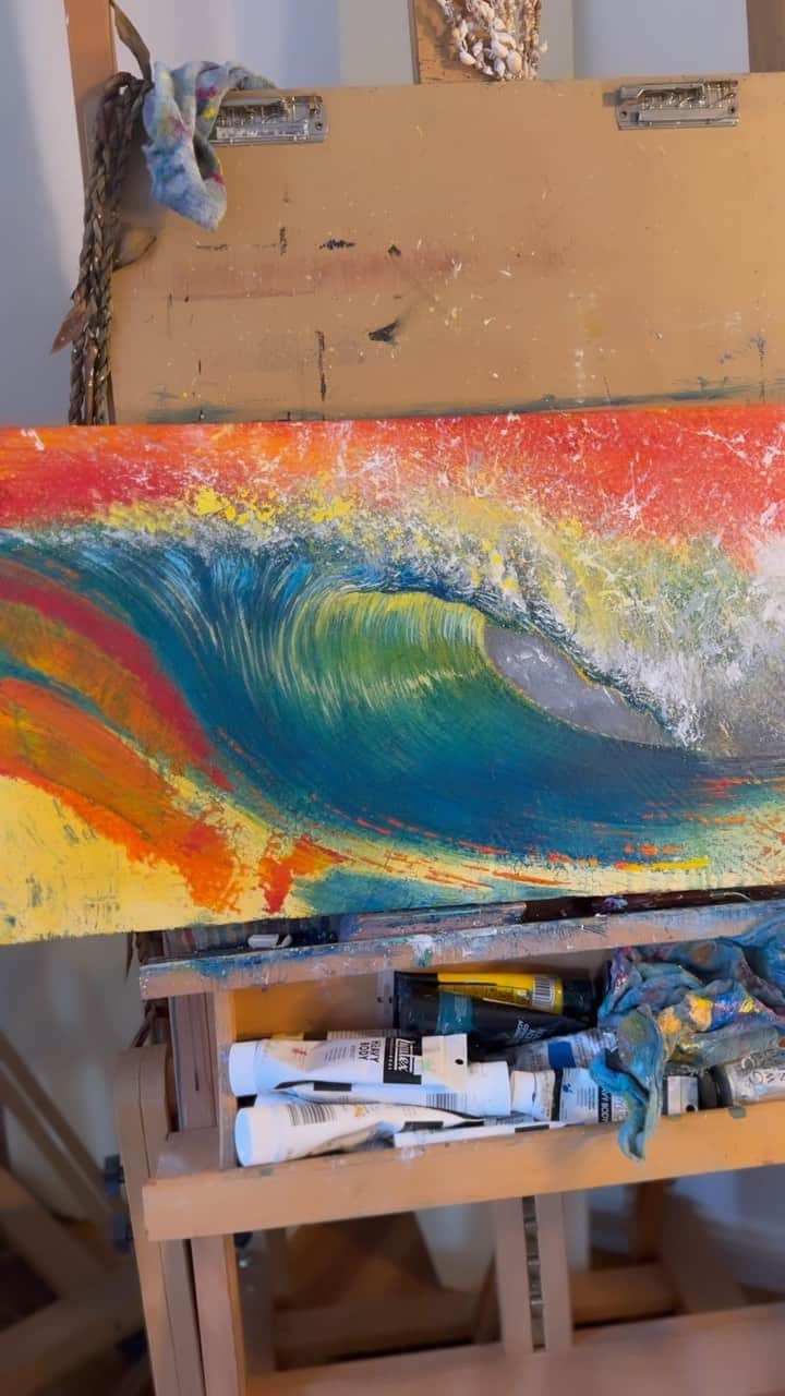 コートニー・コンローグのインスタグラム：「Been spending a lot of time in my art studio creating. Here are some of my latest works in progress !   #art #waves #wavepaintings #waveporn」
