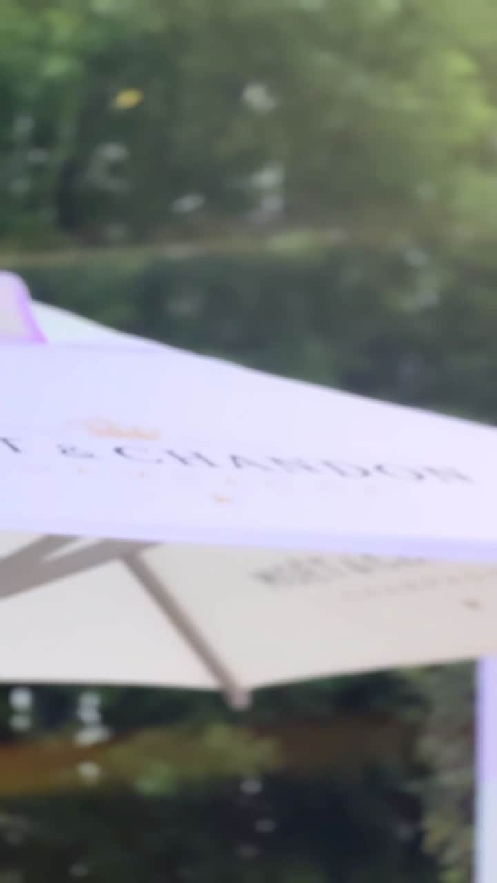 島野ミキのインスタグラム：「・  Summer Beach Club with Moët & Chandon by the skyline  オープニングパーティーにご招待頂き @saebi と行ってました✨ さすがANAインターコンチなだけあって ラグジュアリーな空間でした♡ オープンしたから是非是非行ってみてね！  @moetchandon   ㅤㅤㅤㅤㅤㅤㅤ #Hostedby #MoetChandonbytheskyline #moetchandon #Sponsored #drinkresponsibly  #モエシャンドン #anaインターコンチネンタルホテル東京」