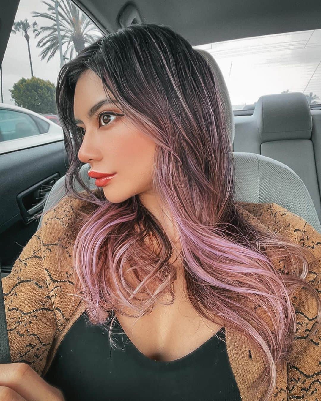 VIENNAのインスタグラム：「New hair🧚🏻‍♀️ 3億年ぶりにイメチェンしました！」